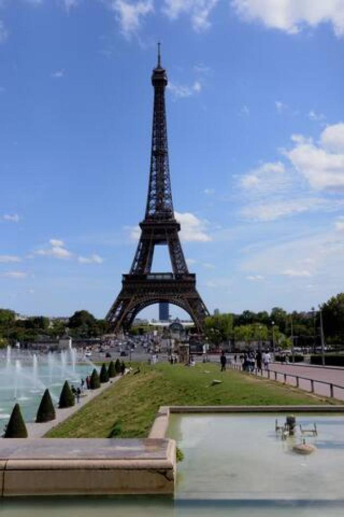 Apartamento Eiffel Edge Escape 30 M From Eiffel Tower París Exterior foto